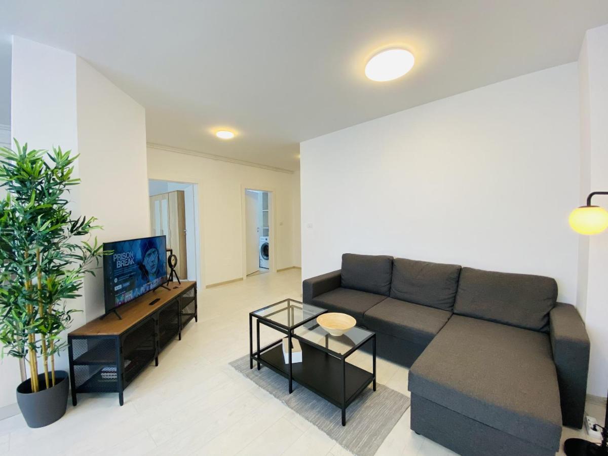 Charming Flat In Brasov With Balcony Panoramic View Appartement Buitenkant foto
