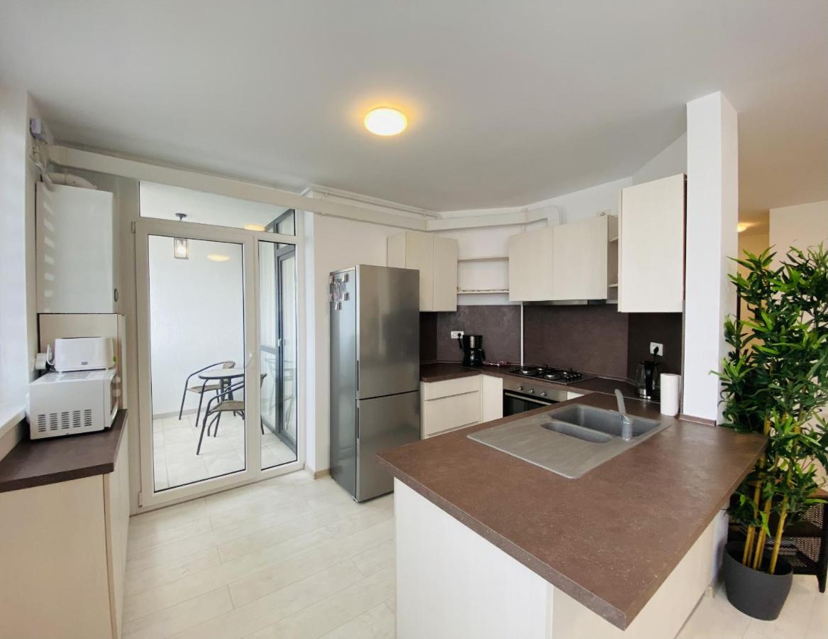 Charming Flat In Brasov With Balcony Panoramic View Appartement Buitenkant foto