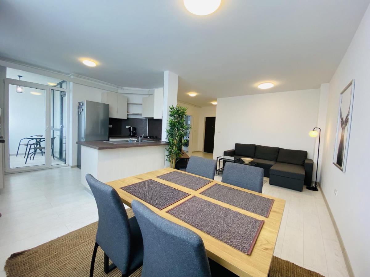 Charming Flat In Brasov With Balcony Panoramic View Appartement Buitenkant foto